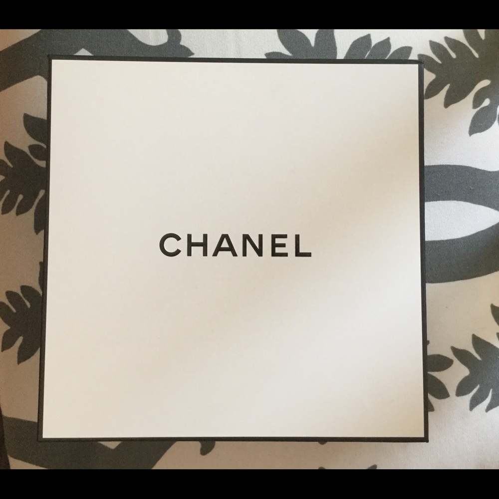 @jgadams  Chanel Box Medium